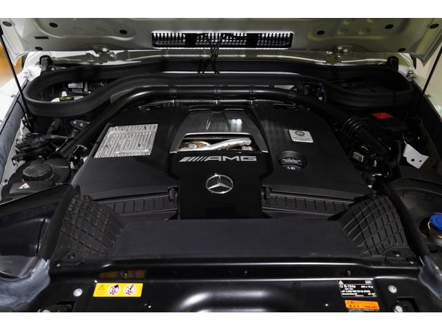 Gクラス G63 マヌファクトゥーアプログラム+ ナイトパッケージ 21インチマットブラック鍛造AW ブラック×ブラウン2トーンレザー カーボンインテリアトリム(57枚目)