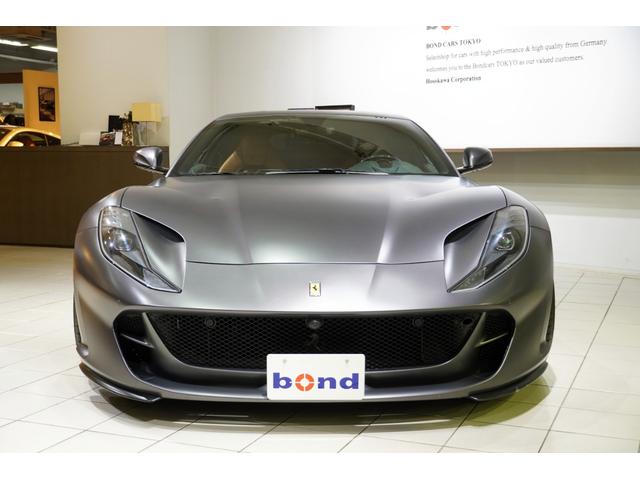 ８１２スーパーファスト ベースグレード　カーボンドライバーゾーン＋ＬＥＤステアリング　カーボンセンターブリッジ　ダッシュインサートカーボン　　Ｆリフター　パッセンジャーディスプレイ　ＡＬ１３鍛造ＡＷ　ＮＯＶＩＴＥＣスポーツスプリング（2枚目）