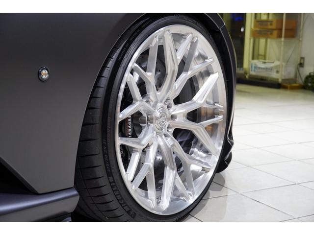 ８１２スーパーファスト ベースグレード　カーボンドライバーゾーン＋ＬＥＤステアリング　カーボンセンターブリッジ　ダッシュインサートカーボン　　Ｆリフター　パッセンジャーディスプレイ　ＡＬ１３鍛造ＡＷ　ＮＯＶＩＴＥＣスポーツスプリング（16枚目）