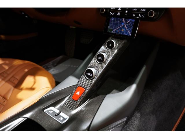 ８１２スーパーファスト ベースグレード　カーボンドライバーゾーン＋ＬＥＤステアリング　カーボンセンターブリッジ　ダッシュインサートカーボン　　Ｆリフター　パッセンジャーディスプレイ　ＡＬ１３鍛造ＡＷ　ＮＯＶＩＴＥＣスポーツスプリング（40枚目）