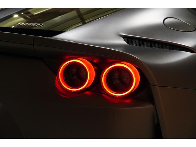 ８１２スーパーファスト ベースグレード　カーボンドライバーゾーン＋ＬＥＤステアリング　カーボンセンターブリッジ　ダッシュインサートカーボン　　Ｆリフター　パッセンジャーディスプレイ　ＡＬ１３鍛造ＡＷ　ＮＯＶＩＴＥＣスポーツスプリング（51枚目）