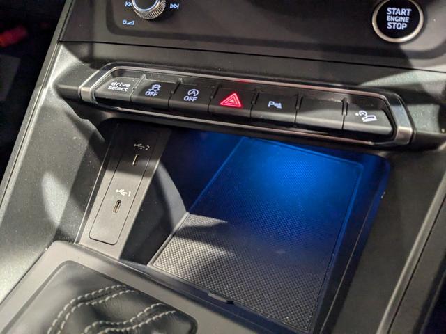 Ｑ３スポーツバック ３５ＴＦＳＩ　Ｓライン　●ＢＫＳ●アシスタンスＰ●プライバシーＧ●スマホＩＦ●コンビニ＆アシスタンス●プラスＰ●（44枚目）