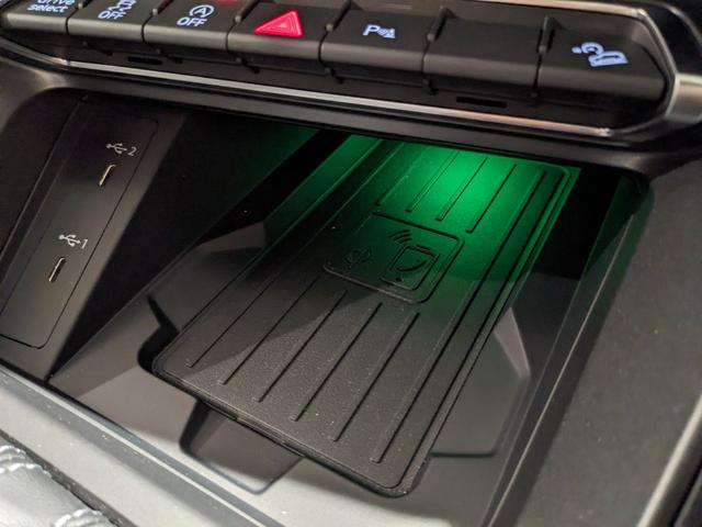 Q3スポーツバック ダイナミックエディション ダンピングコントロールサスペンション コンビニエンス&アシスタンスパッケージ プラスパッケージ テクノロジーパッケージ ブラックスタイリングパッケージ プライバシーガラス(41枚目)