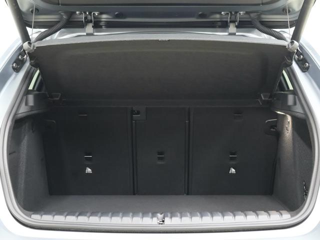 1シリーズ M135 xDrive ・フローズンピュアグレーメタリック・アダプティブMサスペンション・プライバシーガラス・オートマティックトランクリッドオペレーション・スポーツATギアシフトパドル付・ヘッドアップディスプレイ(13枚目)