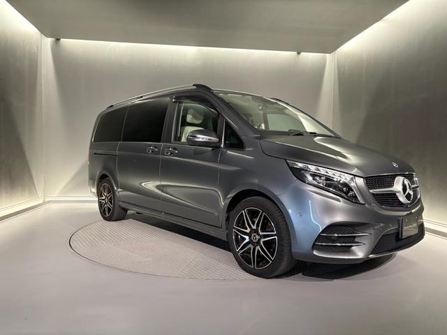Ｖクラス Ｖ２２０ｄアバンギャルドロングＡＭＧラインパッケージ　エクスクルーシブシートパッケージ　ＡＭＧラインエクステリア（サイドスカート）パノラミックスライディングルーフ　エクスクルーシブシート　ベンチシート（３列目）（3枚目）
