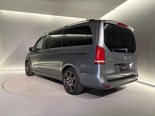 Ｖクラス Ｖ２２０ｄアバンギャルドロングＡＭＧラインパッケージ　エクスクルーシブシートパッケージ　ＡＭＧラインエクステリア（サイドスカート）パノラミックスライディングルーフ　エクスクルーシブシート　ベンチシート（３列目）（5枚目）