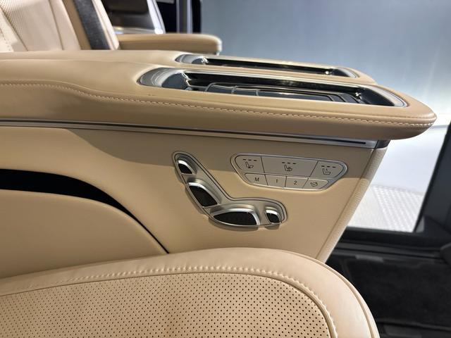 Ｖクラス Ｖ２２０ｄアバンギャルドロングＡＭＧラインパッケージ　エクスクルーシブシートパッケージ　ＡＭＧラインエクステリア（サイドスカート）パノラミックスライディングルーフ　エクスクルーシブシート　ベンチシート（３列目）（15枚目）