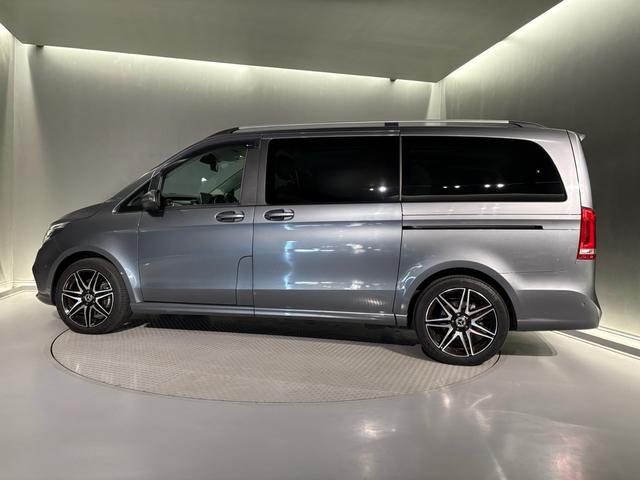 Ｖクラス Ｖ２２０ｄアバンギャルドロングＡＭＧラインパッケージ　エクスクルーシブシートパッケージ　ＡＭＧラインエクステリア（サイドスカート）パノラミックスライディングルーフ　エクスクルーシブシート　ベンチシート（３列目）（23枚目）