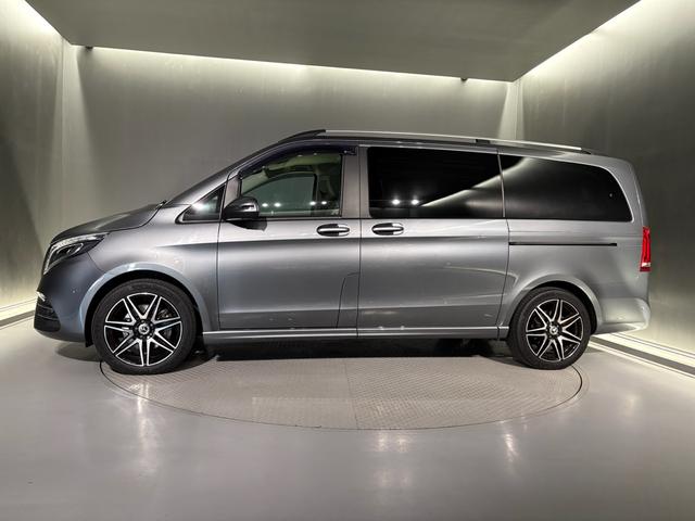 Ｖクラス Ｖ２２０ｄアバンギャルドロングＡＭＧラインパッケージ　エクスクルーシブシートパッケージ　ＡＭＧラインエクステリア（サイドスカート）パノラミックスライディングルーフ　エクスクルーシブシート　ベンチシート（３列目）（25枚目）