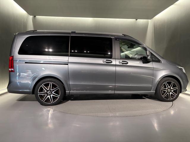 Ｖクラス Ｖ２２０ｄアバンギャルドロングＡＭＧラインパッケージ　エクスクルーシブシートパッケージ　ＡＭＧラインエクステリア（サイドスカート）パノラミックスライディングルーフ　エクスクルーシブシート　ベンチシート（３列目）（27枚目）