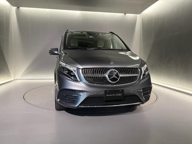 Ｖクラス Ｖ２２０ｄアバンギャルドロングＡＭＧラインパッケージ　エクスクルーシブシートパッケージ　ＡＭＧラインエクステリア（サイドスカート）パノラミックスライディングルーフ　エクスクルーシブシート　ベンチシート（３列目）（31枚目）