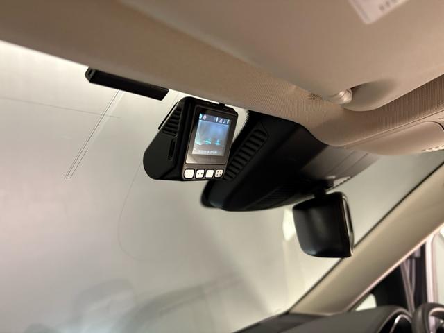 Ｖクラス Ｖ２２０ｄアバンギャルドロングＡＭＧラインパッケージ　エクスクルーシブシートパッケージ　ＡＭＧラインエクステリア（サイドスカート）パノラミックスライディングルーフ　エクスクルーシブシート　ベンチシート（３列目）（39枚目）