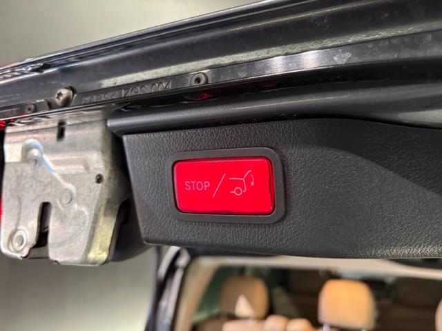 Ｖクラス Ｖ２２０ｄアバンギャルドロングＡＭＧラインパッケージ　エクスクルーシブシートパッケージ　ＡＭＧラインエクステリア（サイドスカート）パノラミックスライディングルーフ　エクスクルーシブシート　ベンチシート（３列目）（41枚目）