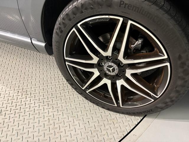 Ｖクラス Ｖ２２０ｄアバンギャルドロングＡＭＧラインパッケージ　エクスクルーシブシートパッケージ　ＡＭＧラインエクステリア（サイドスカート）パノラミックスライディングルーフ　エクスクルーシブシート　ベンチシート（３列目）（45枚目）