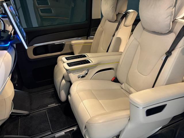 Ｖクラス Ｖ２２０ｄアバンギャルドロングＡＭＧラインパッケージ　エクスクルーシブシートパッケージ　ＡＭＧラインエクステリア（サイドスカート）パノラミックスライディングルーフ　エクスクルーシブシート　ベンチシート（３列目）（48枚目）