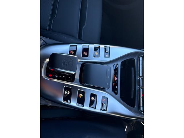 ＧＴ ４ドアクーペ ５３　４マチック＋　ＡＭＧダイナミックプラスパッケージ　　ＡＭＧイエローブレーキ・キャリパー　レーダーセーフティパッケージ　　パノラミックルーフ　　ＡＭＧパフォーマンスエグゾーストシステム（15枚目）