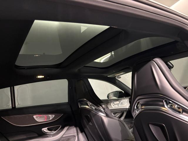 ＧＴ ４ドアクーペ ５３　４マチック＋　ＡＭＧダイナミックプラスパッケージ　　ＡＭＧイエローブレーキ・キャリパー　レーダーセーフティパッケージ　　パノラミックルーフ　　ＡＭＧパフォーマンスエグゾーストシステム（17枚目）