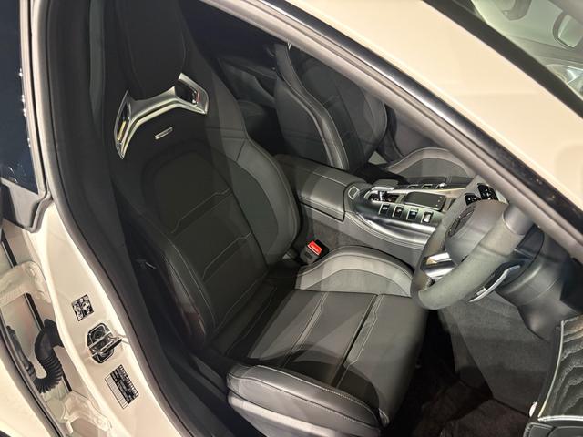 ＧＴ ４ドアクーペ ５３　４マチック＋　ＡＭＧダイナミックプラスパッケージ　　ＡＭＧイエローブレーキ・キャリパー　レーダーセーフティパッケージ　　パノラミックルーフ　　ＡＭＧパフォーマンスエグゾーストシステム（22枚目）