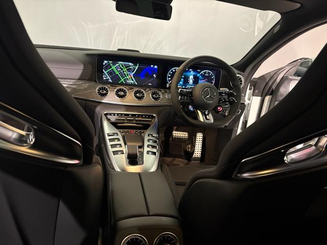 ＧＴ ４ドアクーペ ５３　４マチック＋　ＡＭＧダイナミックプラスパッケージ　　ＡＭＧイエローブレーキ・キャリパー　レーダーセーフティパッケージ　　パノラミックルーフ　　ＡＭＧパフォーマンスエグゾーストシステム（23枚目）