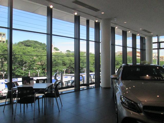 E200 アバンギャルド AMGライン 新型Eクラス AMGラインインテリアパッケージ エクスクルーシブパッケージ 紹介動画有 パノラミックスライディングルーフ ダイヤモンドホワイト ARナビゲーション/認定中古車(52枚目)
