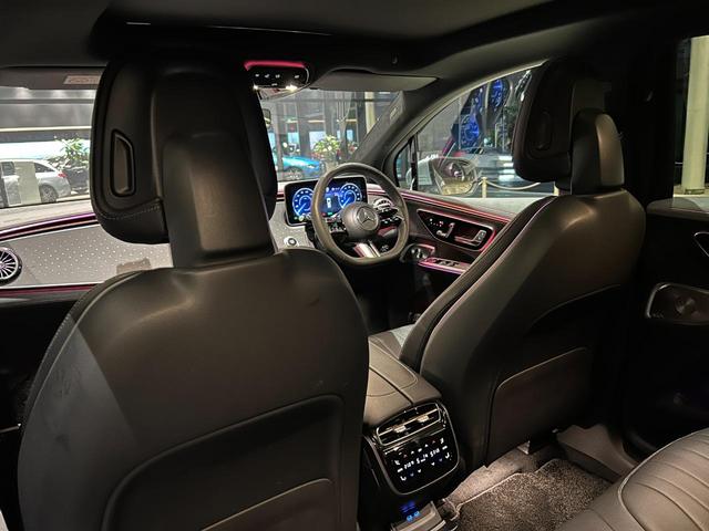 ＥＱＥ ＳＵＶ ＥＱＥ３５０　４マチック　ＳＵＶ　ＡＭＧラインパケジ　弊社デモカー／ワンオーナー／純正ドライブレコーダー／ＥＴＣ／ＡＭＧライン／本革シート／サンルーフ／パノラミックスライディングルーフ／３６０°カメラ／ハイテックシルバー／シートベンチレーター／シートヒー（33枚目）