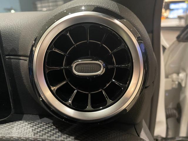 Ａクラス Ａ２００ｄ　弊社下取り車／記録簿付き／純正ドラレコ前／禁煙車／キーレス／ワイヤレスチャージング／シートヒーター／電動シートメモリ付（14枚目）