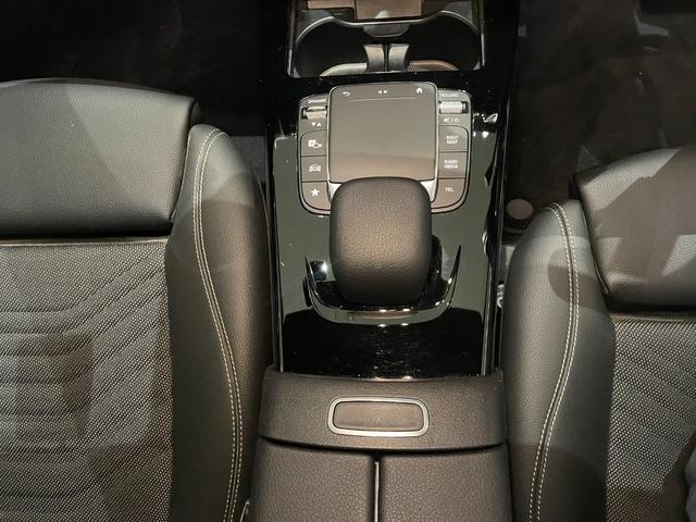 Ａクラス Ａ２００ｄ　弊社下取り車／記録簿付き／純正ドラレコ前／禁煙車／キーレス／ワイヤレスチャージング／シートヒーター／電動シートメモリ付（18枚目）