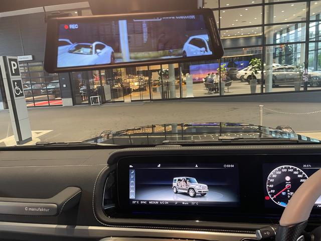 Ｇクラス Ｇ４００ｄ　ＡＭＧライン　弊社下取／ＡＭＧライン／Ｇマニュファクトゥーアプログラム／ラグジュアリーＰ／メモリー付きパワーシート／純正ドラレコ前後／ダブルエアコン／ベンチレーター／白内装／パノラマサンルーフ／本革シート／記録簿／（19枚目）