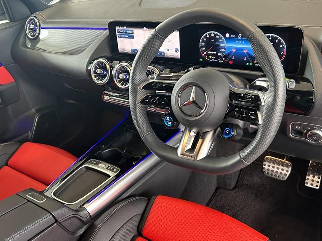 GLAクラス GLA35 4マチック AMGパフォーマンスパッケージ/アドバンスドパッケージ/弊社デモカー/パノラミックスライディングルーフ/ヘッドアップディスプレイ/360°カメラ/ブルメスター/本革レッドシート/純正ドライブレコーダー(7枚目)