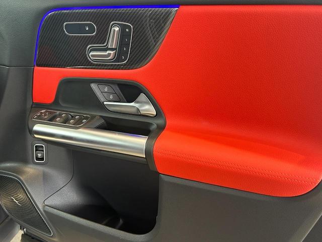 GLAクラス GLA35 4マチック AMGパフォーマンスパッケージ/アドバンスドパッケージ/弊社デモカー/パノラミックスライディングルーフ/ヘッドアップディスプレイ/360°カメラ/ブルメスター/本革レッドシート/純正ドライブレコーダー(11枚目)