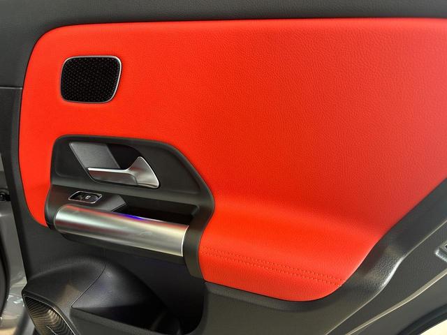 GLAクラス GLA35 4マチック AMGパフォーマンスパッケージ/アドバンスドパッケージ/弊社デモカー/パノラミックスライディングルーフ/ヘッドアップディスプレイ/360°カメラ/ブルメスター/本革レッドシート/純正ドライブレコーダー(12枚目)