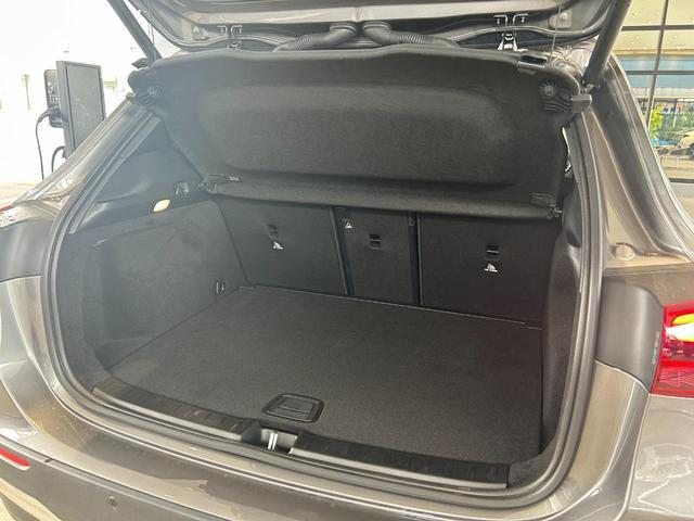 GLAクラス GLA35 4マチック AMGパフォーマンスパッケージ/アドバンスドパッケージ/弊社デモカー/パノラミックスライディングルーフ/ヘッドアップディスプレイ/360°カメラ/ブルメスター/本革レッドシート/純正ドライブレコーダー(14枚目)