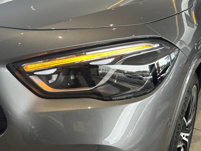 GLAクラス GLA35 4マチック AMGパフォーマンスパッケージ/アドバンスドパッケージ/弊社デモカー/パノラミックスライディングルーフ/ヘッドアップディスプレイ/360°カメラ/ブルメスター/本革レッドシート/純正ドライブレコーダー(17枚目)