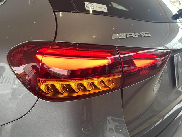 GLAクラス GLA35 4マチック AMGパフォーマンスパッケージ/アドバンスドパッケージ/弊社デモカー/パノラミックスライディングルーフ/ヘッドアップディスプレイ/360°カメラ/ブルメスター/本革レッドシート/純正ドライブレコーダー(19枚目)
