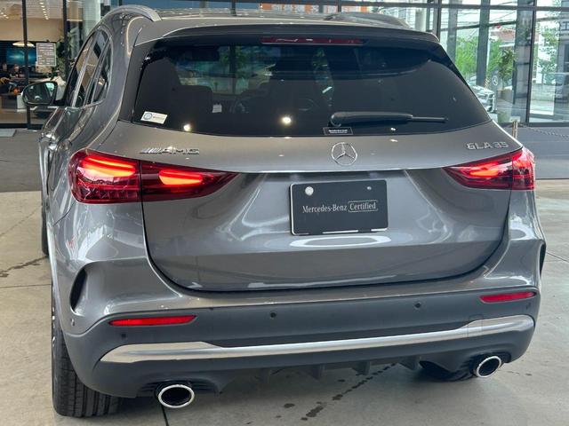 GLAクラス GLA35 4マチック AMGパフォーマンスパッケージ/アドバンスドパッケージ/弊社デモカー/パノラミックスライディングルーフ/ヘッドアップディスプレイ/360°カメラ/ブルメスター/本革レッドシート/純正ドライブレコーダー(26枚目)