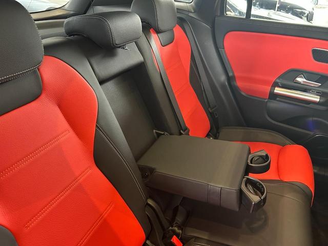 GLAクラス GLA35 4マチック AMGパフォーマンスパッケージ/アドバンスドパッケージ/弊社デモカー/パノラミックスライディングルーフ/ヘッドアップディスプレイ/360°カメラ/ブルメスター/本革レッドシート/純正ドライブレコーダー(41枚目)