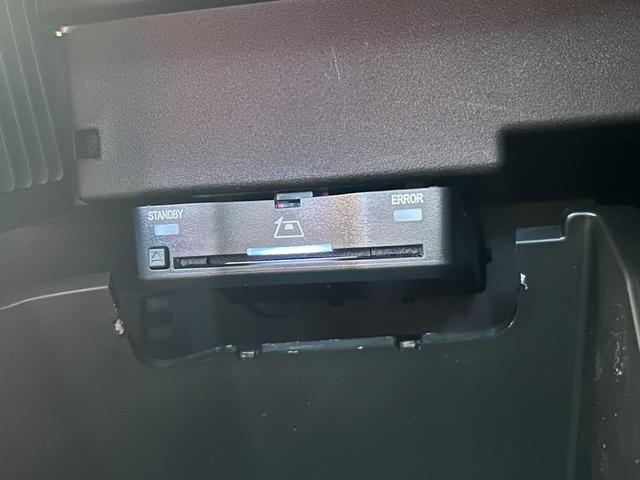 GLAクラス GLA35 4マチック AMGパフォーマンスパッケージ/アドバンスドパッケージ/弊社デモカー/パノラミックスライディングルーフ/ヘッドアップディスプレイ/360°カメラ/ブルメスター/本革レッドシート/純正ドライブレコーダー(52枚目)