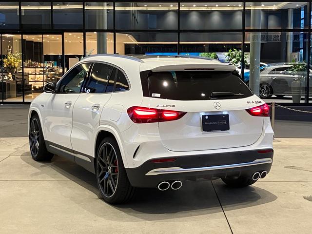 GLAクラス GLA45 S 4マチック+ 弊社デモカー/後期モデル/赤内装/アドバンスドP/AMGパフォーマンスP/パノラマサンルーフ/シートヒーター/ベンチレーター/本革シート/メモリー付きパワーシート/HUD/ブルメスター/禁煙/記録簿(3枚目)