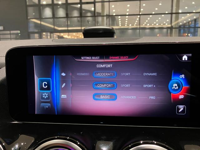 GLAクラス GLA45 S 4マチック+ 弊社デモカー/後期モデル/赤内装/アドバンスドP/AMGパフォーマンスP/パノラマサンルーフ/シートヒーター/ベンチレーター/本革シート/メモリー付きパワーシート/HUD/ブルメスター/禁煙/記録簿(26枚目)