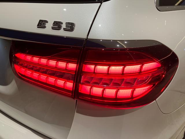 Eクラスステーションワゴン  パノラマサンルーフ/レザーEX/本革シート/アンビエントライト64色/ダブルエアコン/パヒュームアトマイザー付/シートヒーター/ベンチレーター/ドライブレコーダー付/電動トランク/ブルメスター(51枚目)