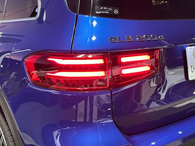 GLB GLB200d 4マチックAMGレザエクスクルシブP パノラマサンルーフ/後期モデル/AMGライン/AMGレザーエクスクルーシブP/コンフォートP/本革シート/シートヒーター/メモリー付きパワーシート/アンビエントライト64色/記録簿/禁煙車両(13枚目)