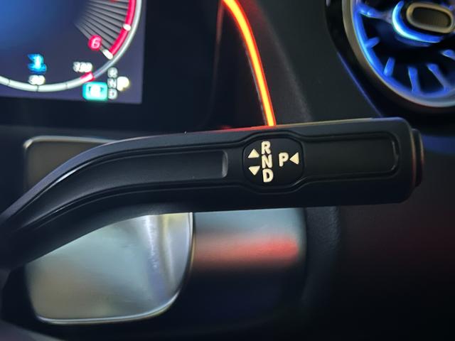 GLB GLB200d 4マチックAMGレザエクスクルシブP パノラマサンルーフ/後期モデル/AMGライン/AMGレザーエクスクルーシブP/コンフォートP/本革シート/シートヒーター/メモリー付きパワーシート/アンビエントライト64色/記録簿/禁煙車両(25枚目)