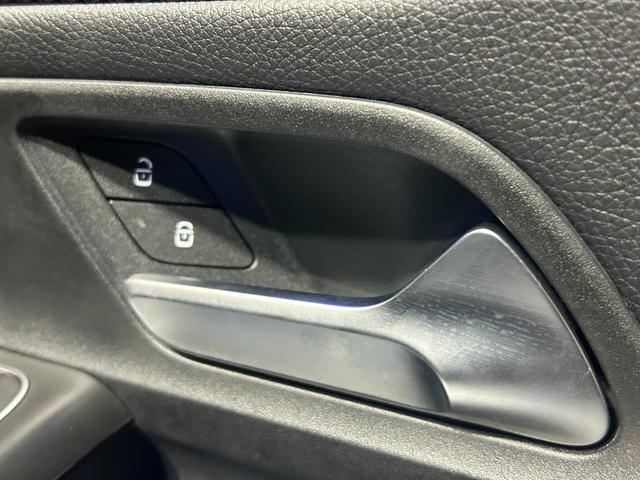 GLB GLB200d 4マチックAMGレザエクスクルシブP パノラマサンルーフ/後期モデル/AMGライン/AMGレザーエクスクルーシブP/コンフォートP/本革シート/シートヒーター/メモリー付きパワーシート/アンビエントライト64色/記録簿/禁煙車両(37枚目)