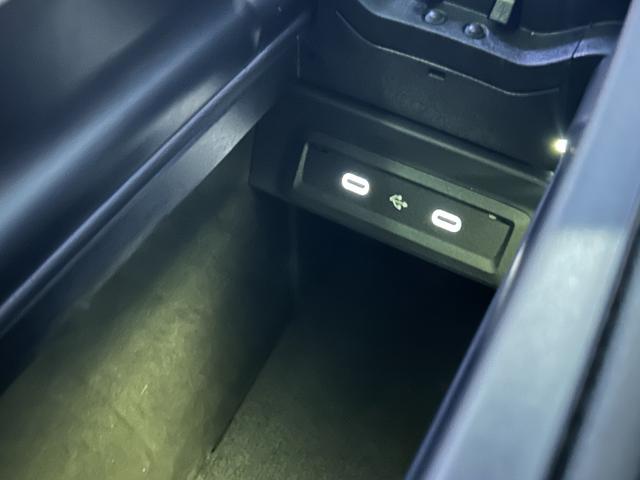 GLB GLB200d 4マチックAMGレザエクスクルシブP パノラマサンルーフ/後期モデル/AMGライン/AMGレザーエクスクルーシブP/コンフォートP/本革シート/シートヒーター/メモリー付きパワーシート/アンビエントライト64色/記録簿/禁煙車両(39枚目)