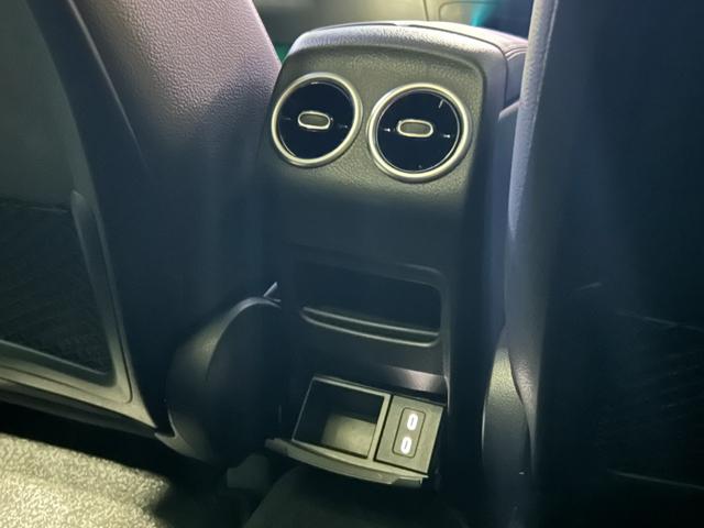 GLB GLB200d 4マチックAMGレザエクスクルシブP パノラマサンルーフ/後期モデル/AMGライン/AMGレザーエクスクルーシブP/コンフォートP/本革シート/シートヒーター/メモリー付きパワーシート/アンビエントライト64色/記録簿/禁煙車両(50枚目)