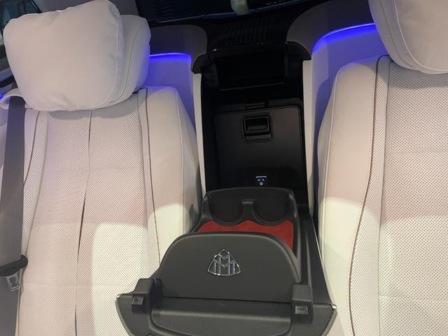 GLS GLS600 ファーストクラスパッケージ 弊社下取り/ファーストクラスP/ナッパーレザーシート/パノラマサンルーフ/本革シート/クーリングボックス/左右独立シート(後席)/専用シャンパングラス格納/電動ブラインド(後席)/エアサス/360度カ(31枚目)