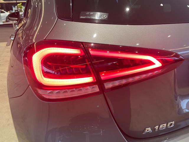 Aクラス A180 スタイル AMGレザーエクスクルシブパケジ レザーエクスクルーシブパッケージ/アドバンスドパッケージ/ヘッドアップディスプレイ/360°カメラ/アンビエントライト64色/ワイヤレスチャージング/純正ドライブレコーダー/メモリー付き電動パワーシー(40枚目)