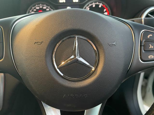 Ａクラス Ａ１８０　弊社下取り／ワンオーナー／メモリー付きパワーシート／純正ドラレコ／レーダーセーフティＰ／キーレスゴー／認定中古車２年保証／１６インチホイール／記録簿／禁煙車両／ＥＴＣセットアップ含／ＬＥＤヘッドライト（7枚目）