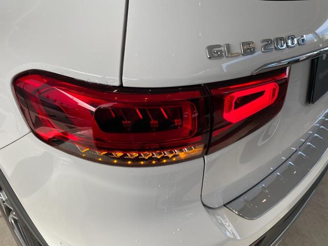 GLB GLB200d 4マチックAMGレザエクスクルシブP 弊社下取車両/AMGレザーエクスクルーシブパッケージ/アドバンスドパッケージ/メモリー付き電動パワーシート/シートヒーター/純正ドライブレコーダー前後/アンビエントライト64色/ヘッドアップディスプレ(14枚目)