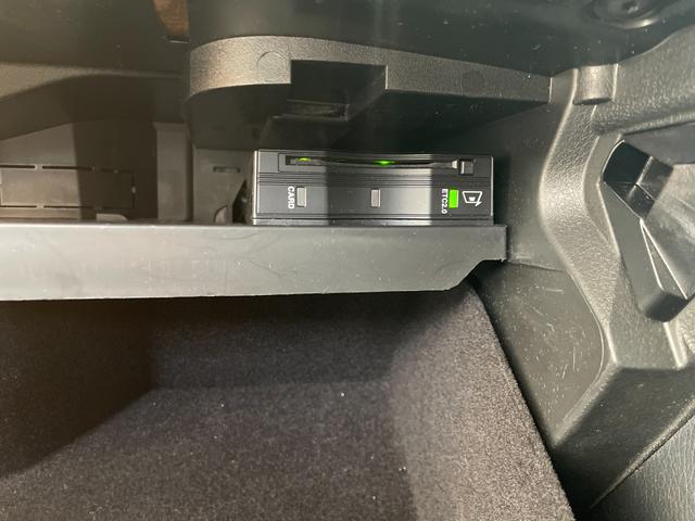 ＧＬＣ ＧＬＣ２２０ｄ　４マチック　ＡＭＧライン　弊社下取車両／メモリー付き電動パワーシート／シートヒーター／ワイヤレスチャージング／３６０°カメラ／４輪駆動車／オートハイビーム／アンビエントライト６４色／ＬＥＤヘッドライト／ハーフレザーシート（23枚目）